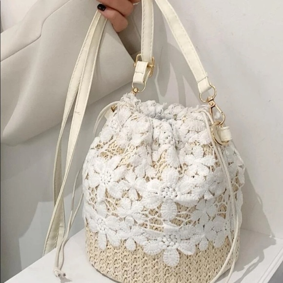 Straw Lace detailed bag - Picture 4 of 8